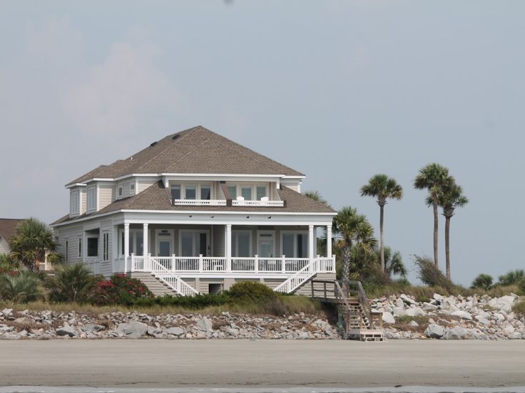 What Are the Capital Gain Tax Implications of Selling a Vacation Home?